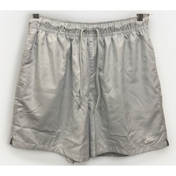 Nike Above The Knee Length Standard Fit Light Blue Shorts Men's Medium NWT - Picture 1 of 9
